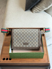 Fashionable magnetic flap crossbody bag