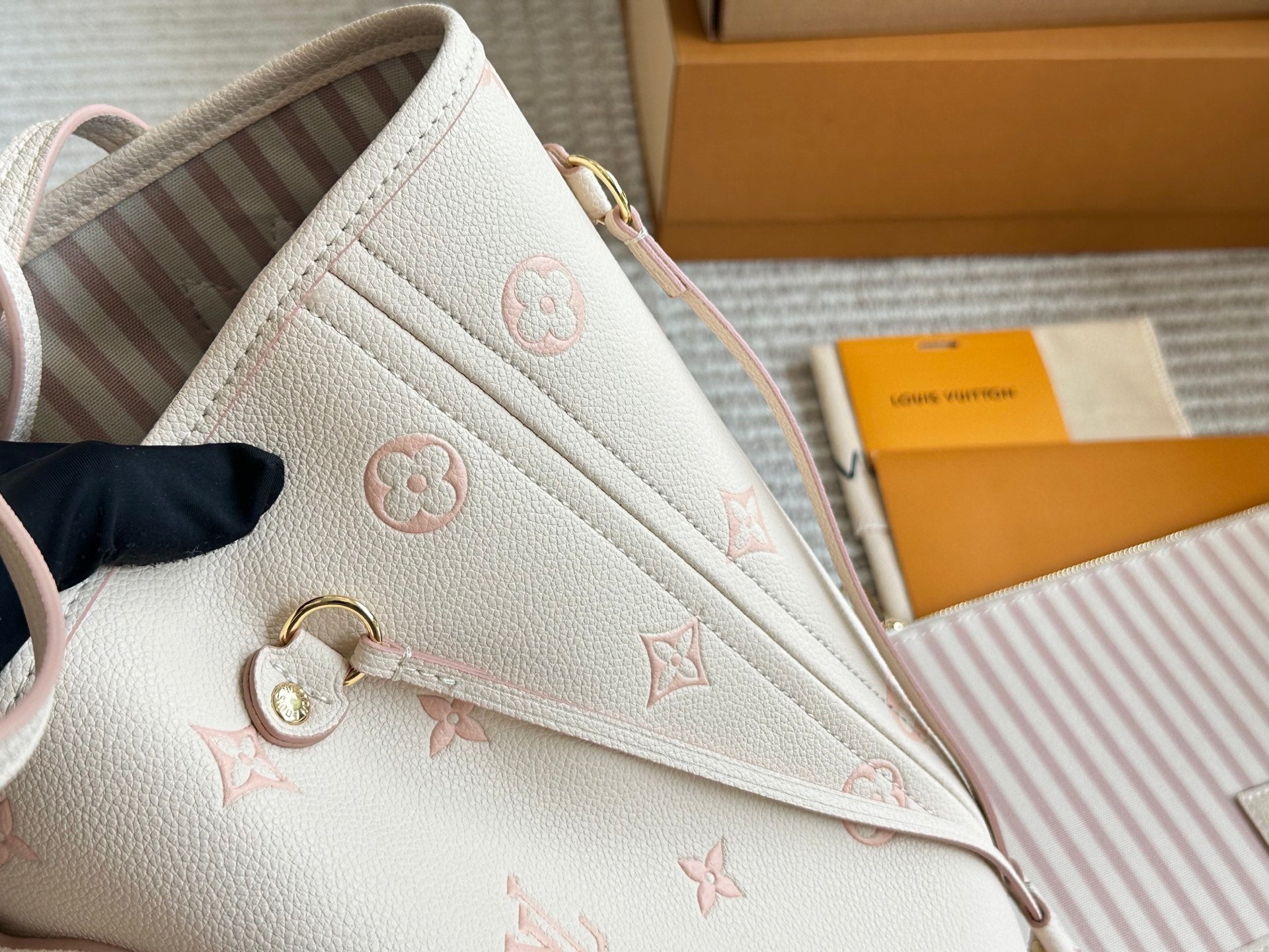 Embossed leather white tote bag