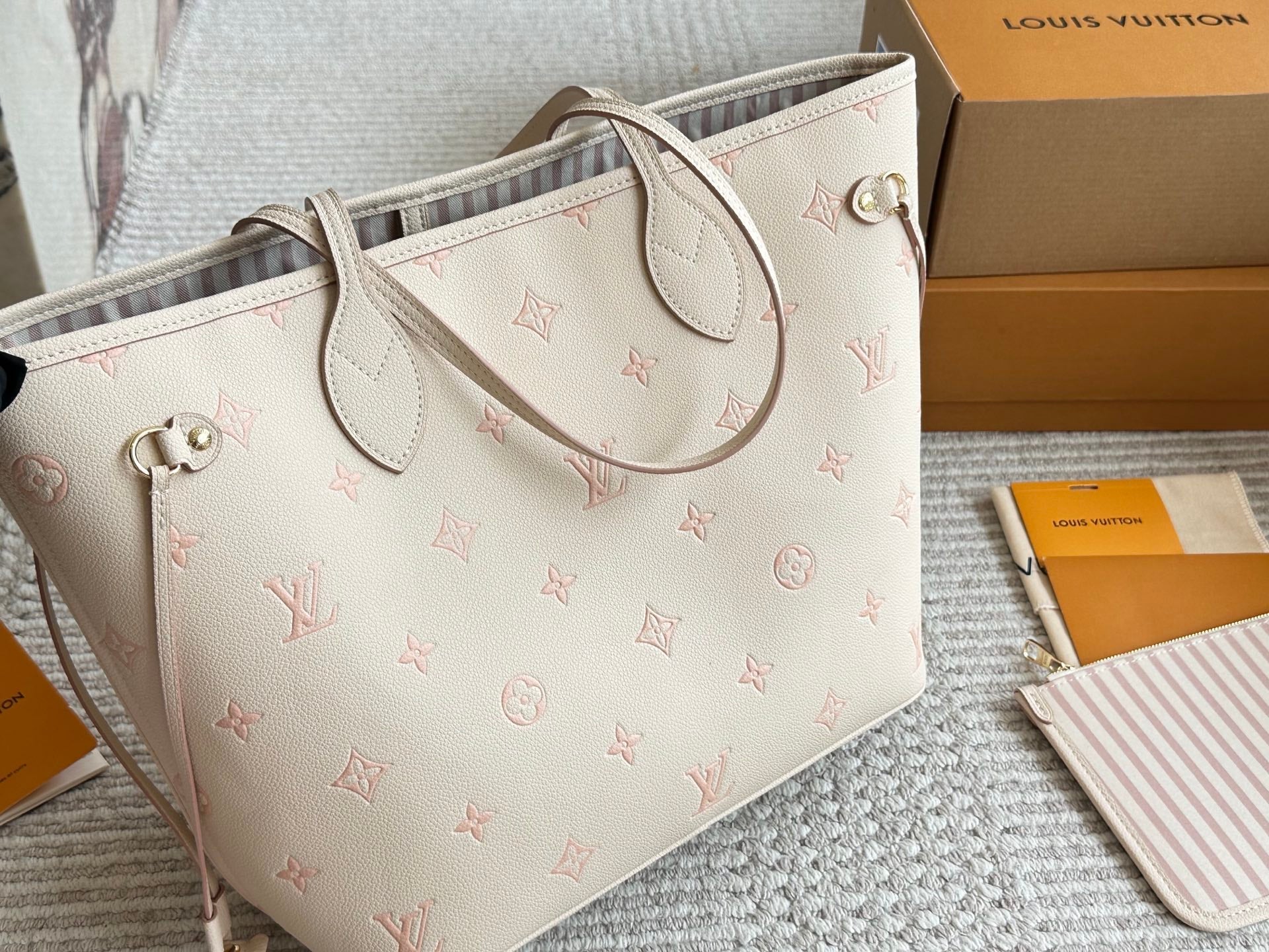 Embossed leather white tote bag