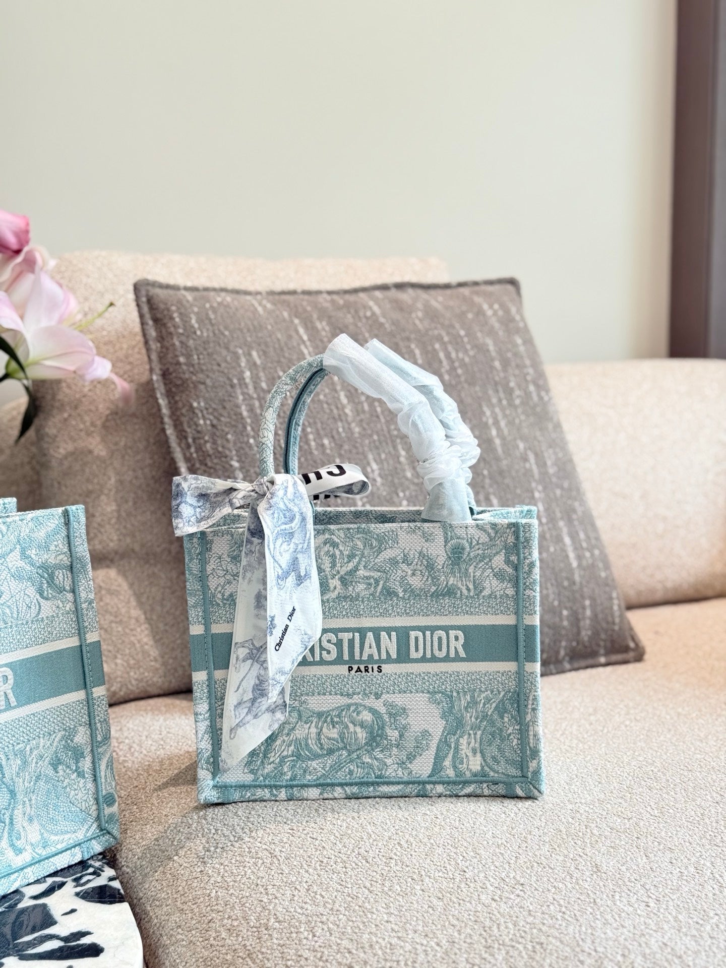 Blue printed embroidery bag