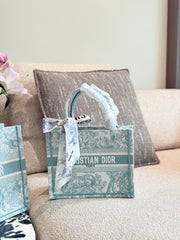 Blue printed embroidery bag
