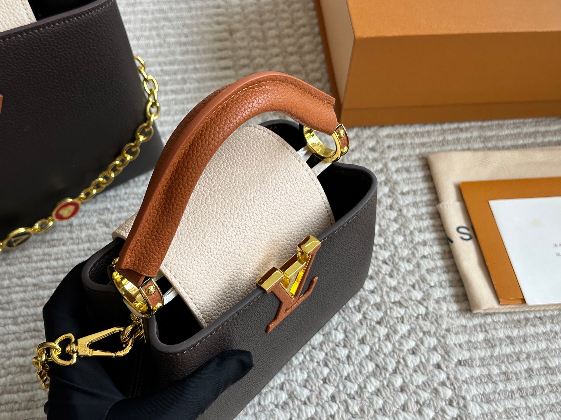 Elegant Gold Buckle Hardware Handbag