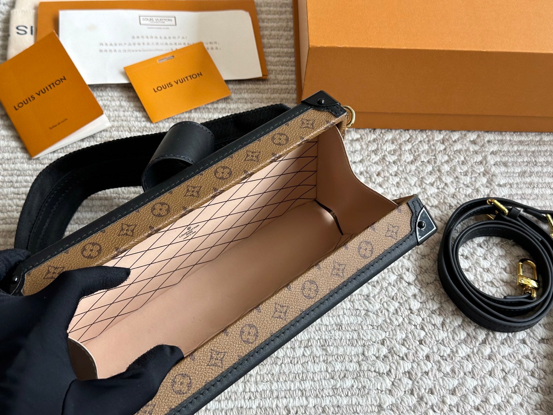 Printed Box Bag