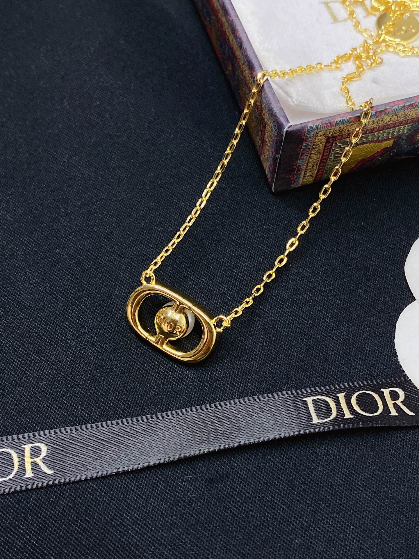 Fashion pearl necklace