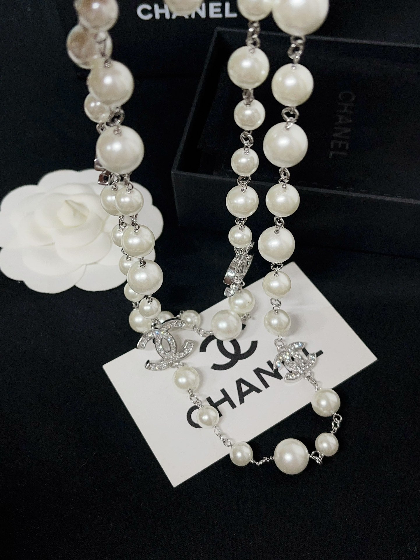 Elegant pearl long necklace
