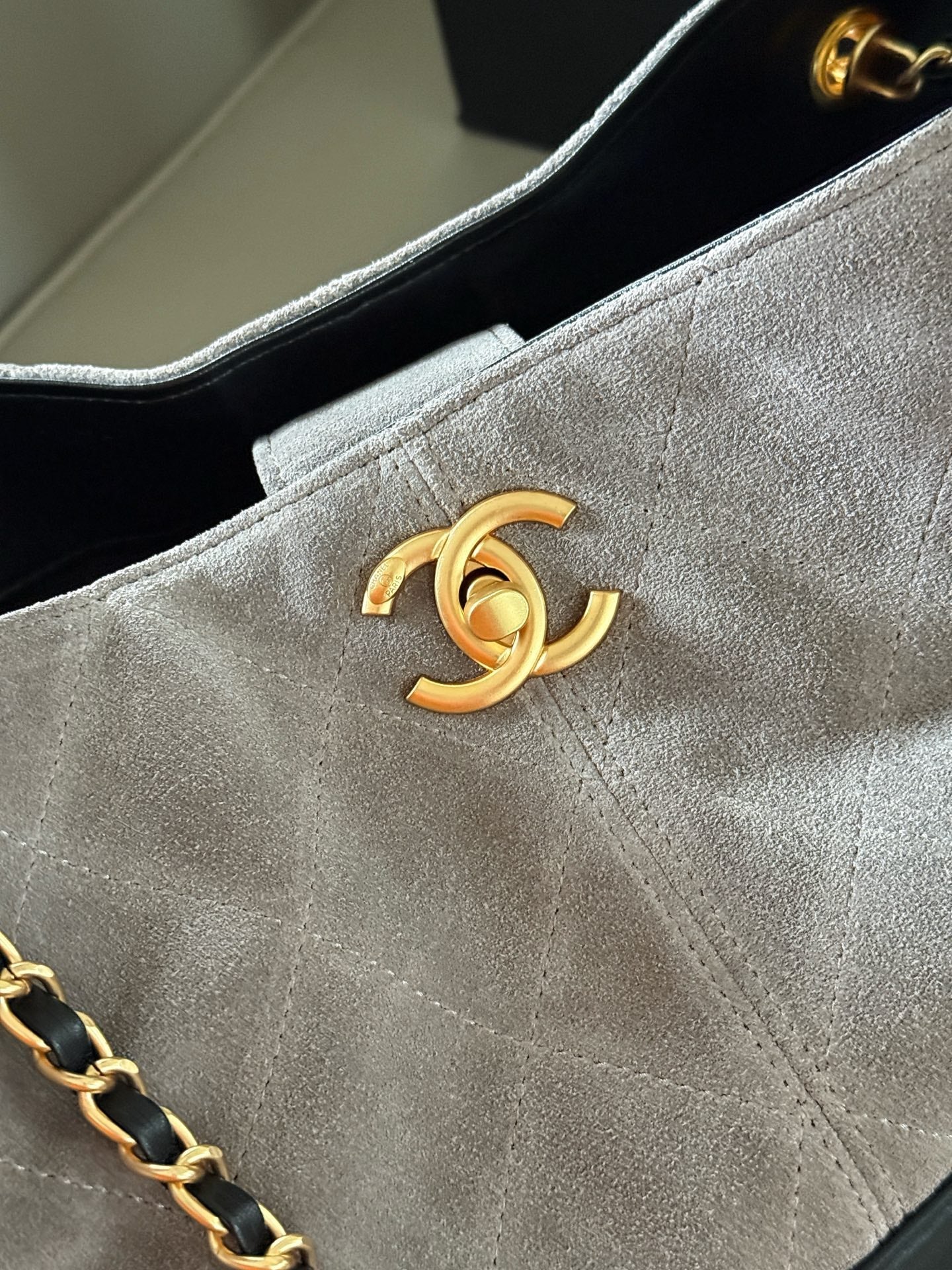 Suede fashion chain bag