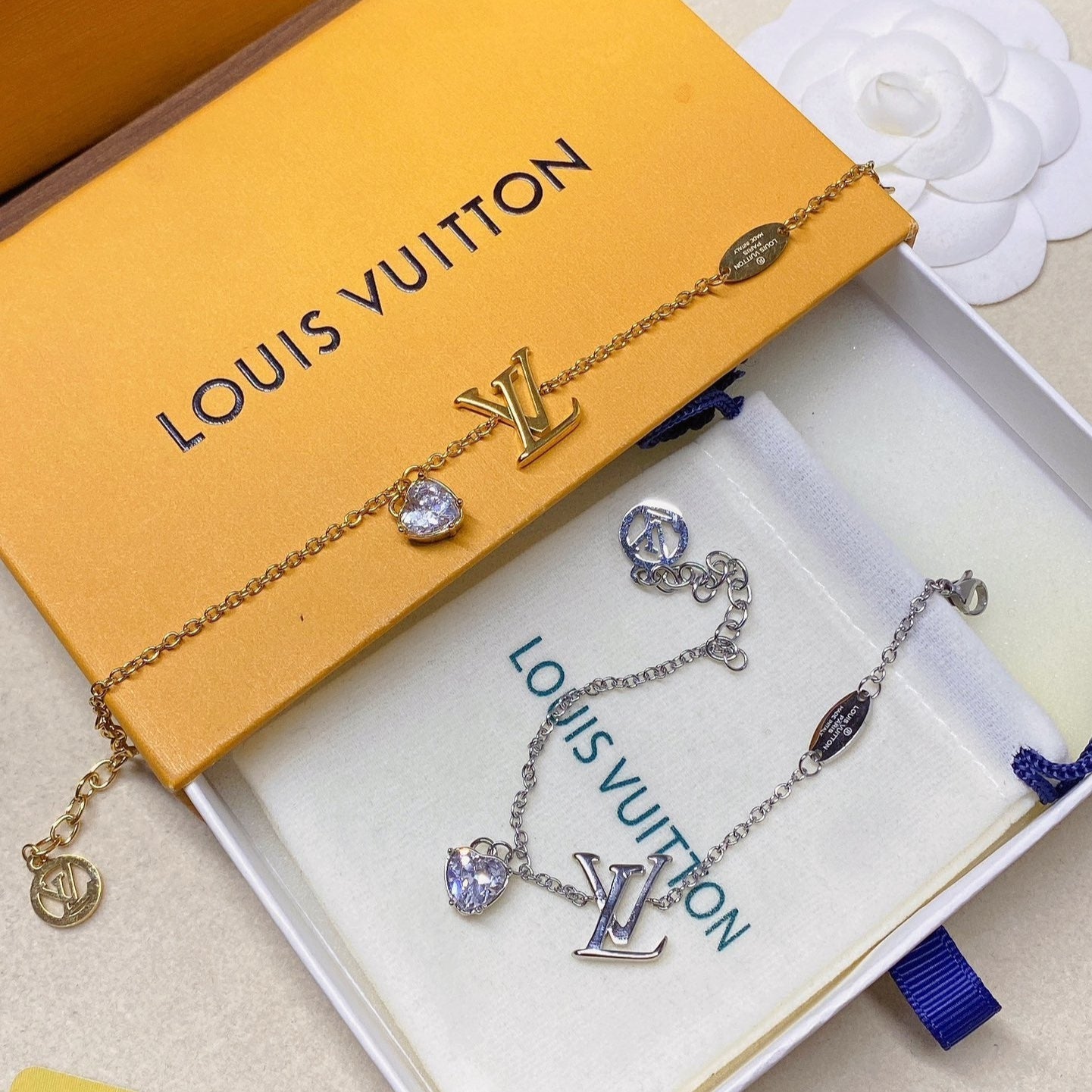 Heart crystal pendant bracelet