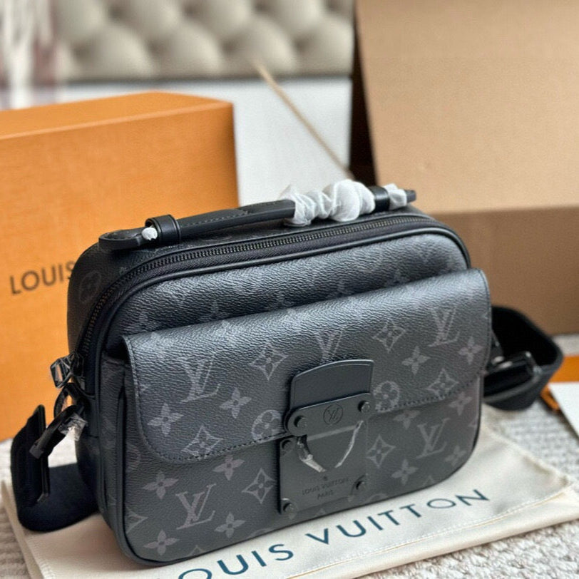 Handsome men's embossed messenger bag