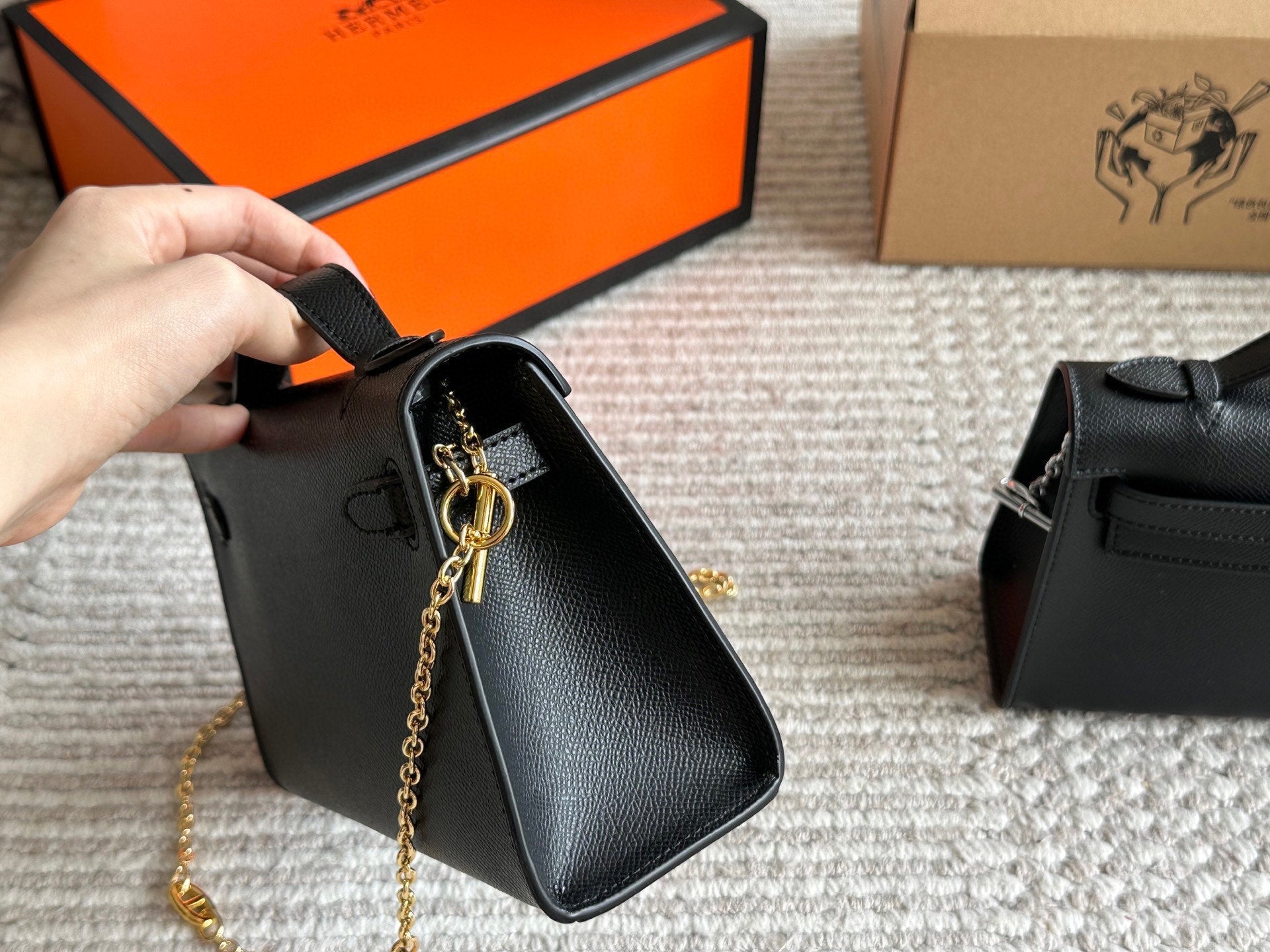 Elegant mini leather handbag chain bag