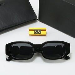 Square frame fashion sunglasses