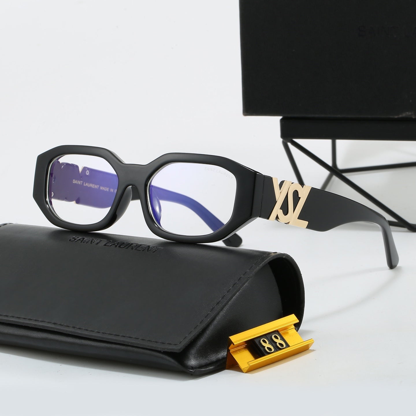 Square frame fashion sunglasses