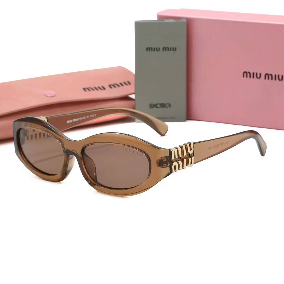 Cat-eye sunglasses