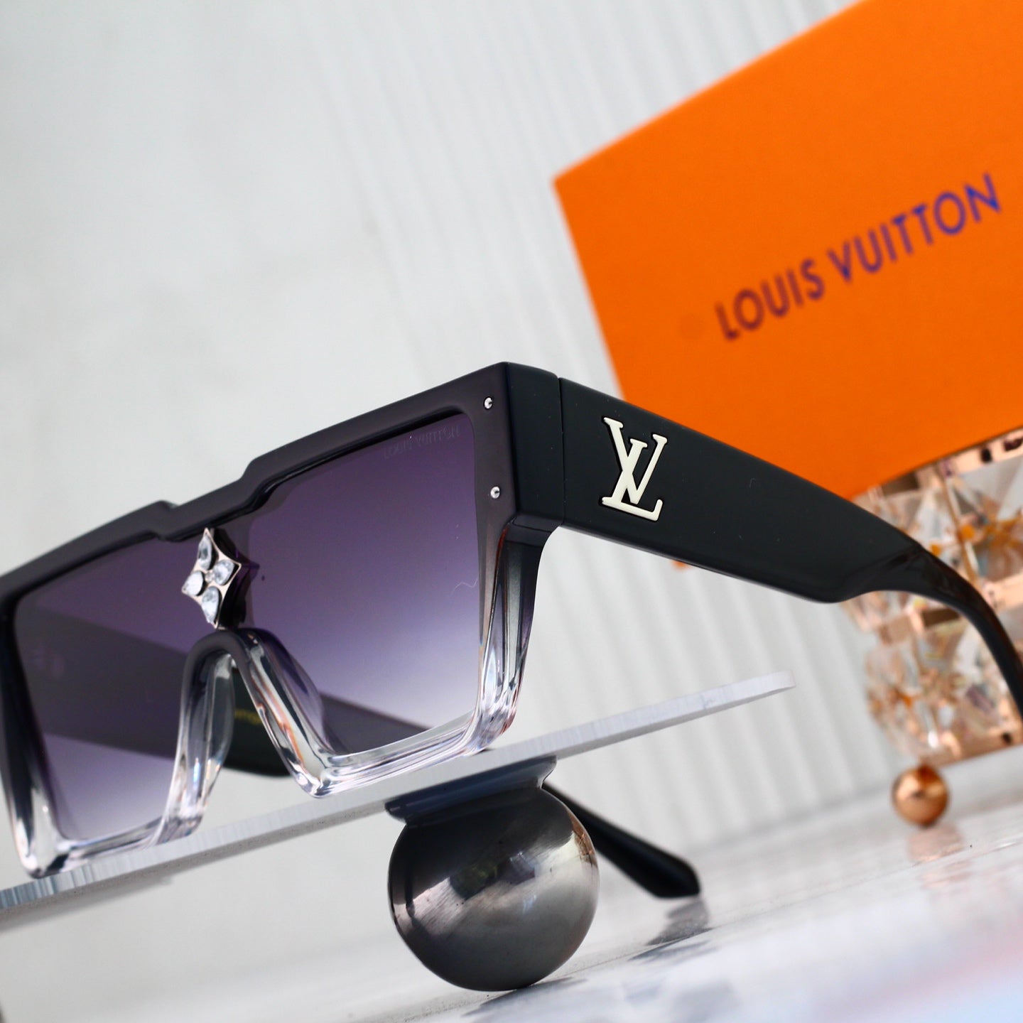 Framed Fashion Sunglasses