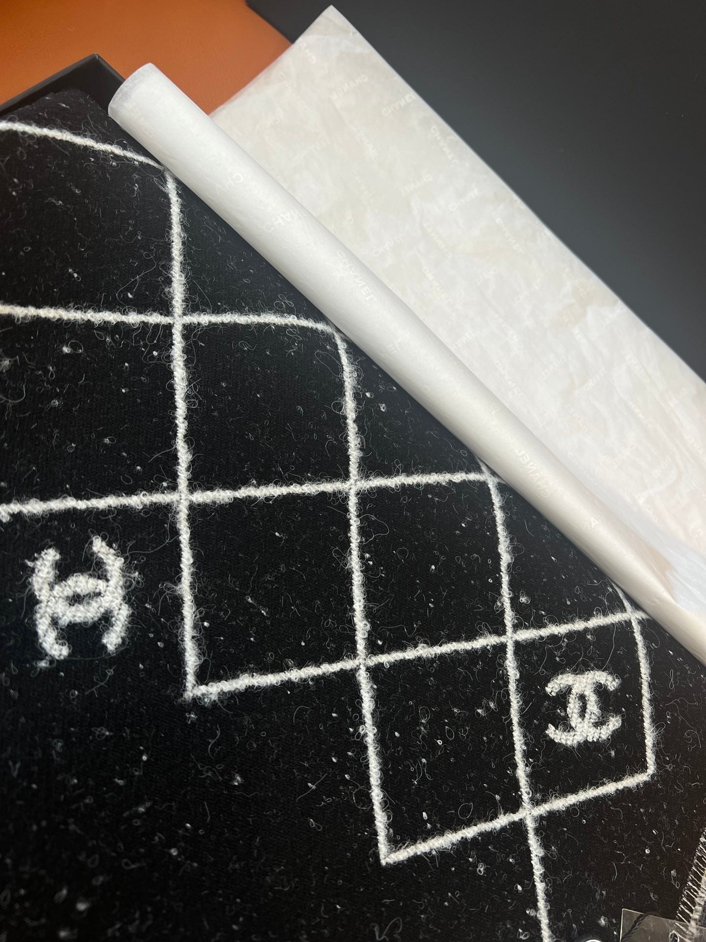 Classic diamond pattern jacquard scarf