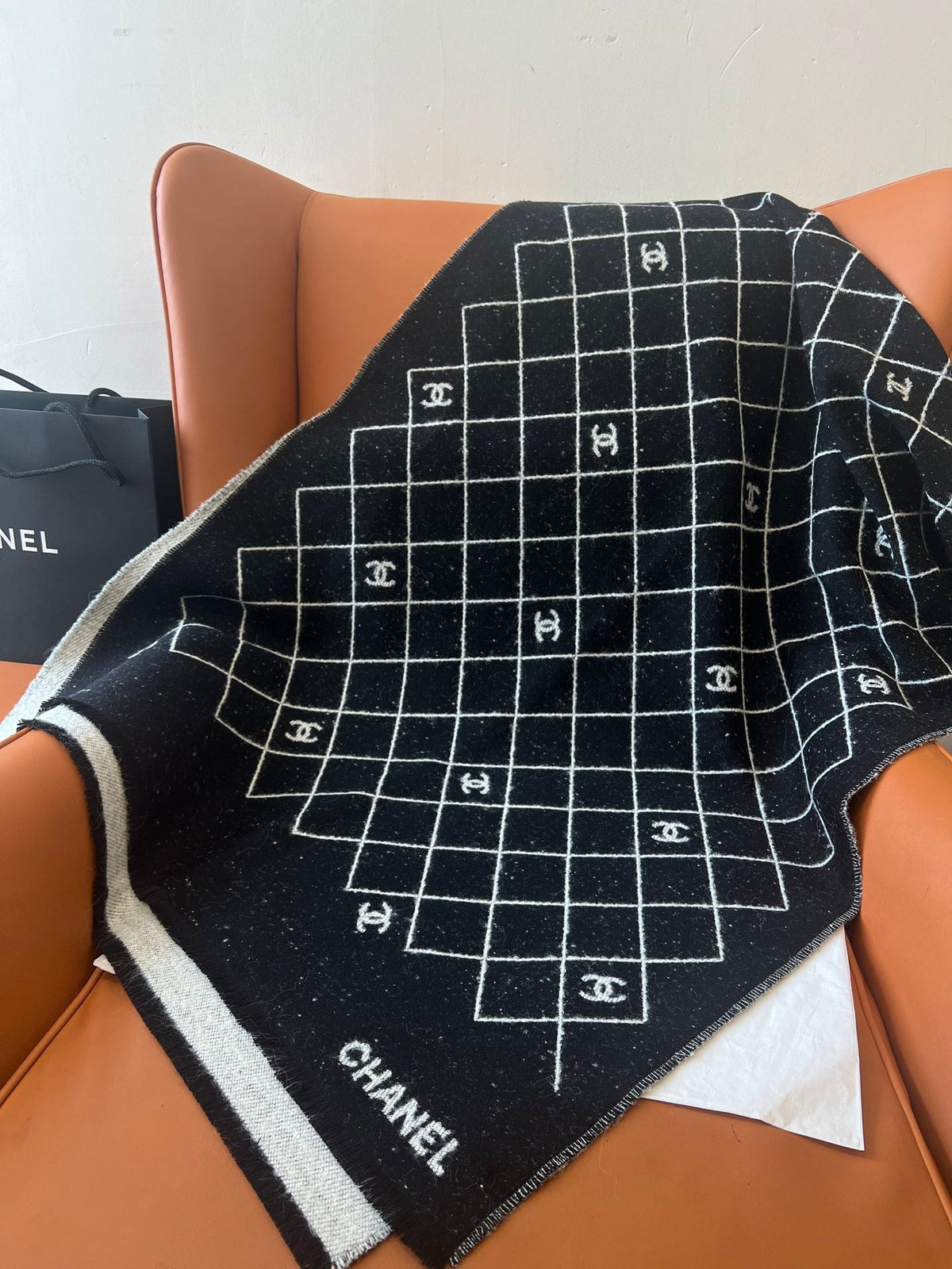 Classic diamond pattern jacquard scarf