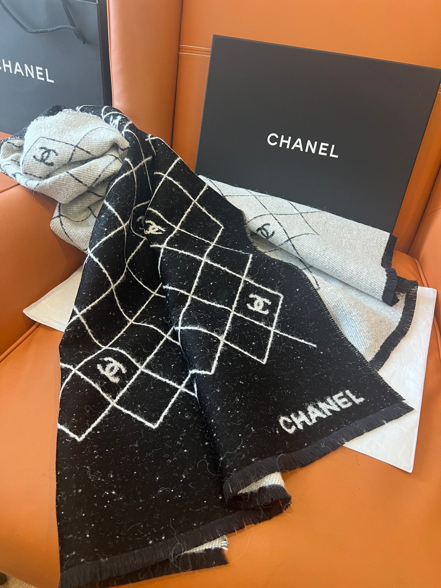 Classic diamond pattern jacquard scarf