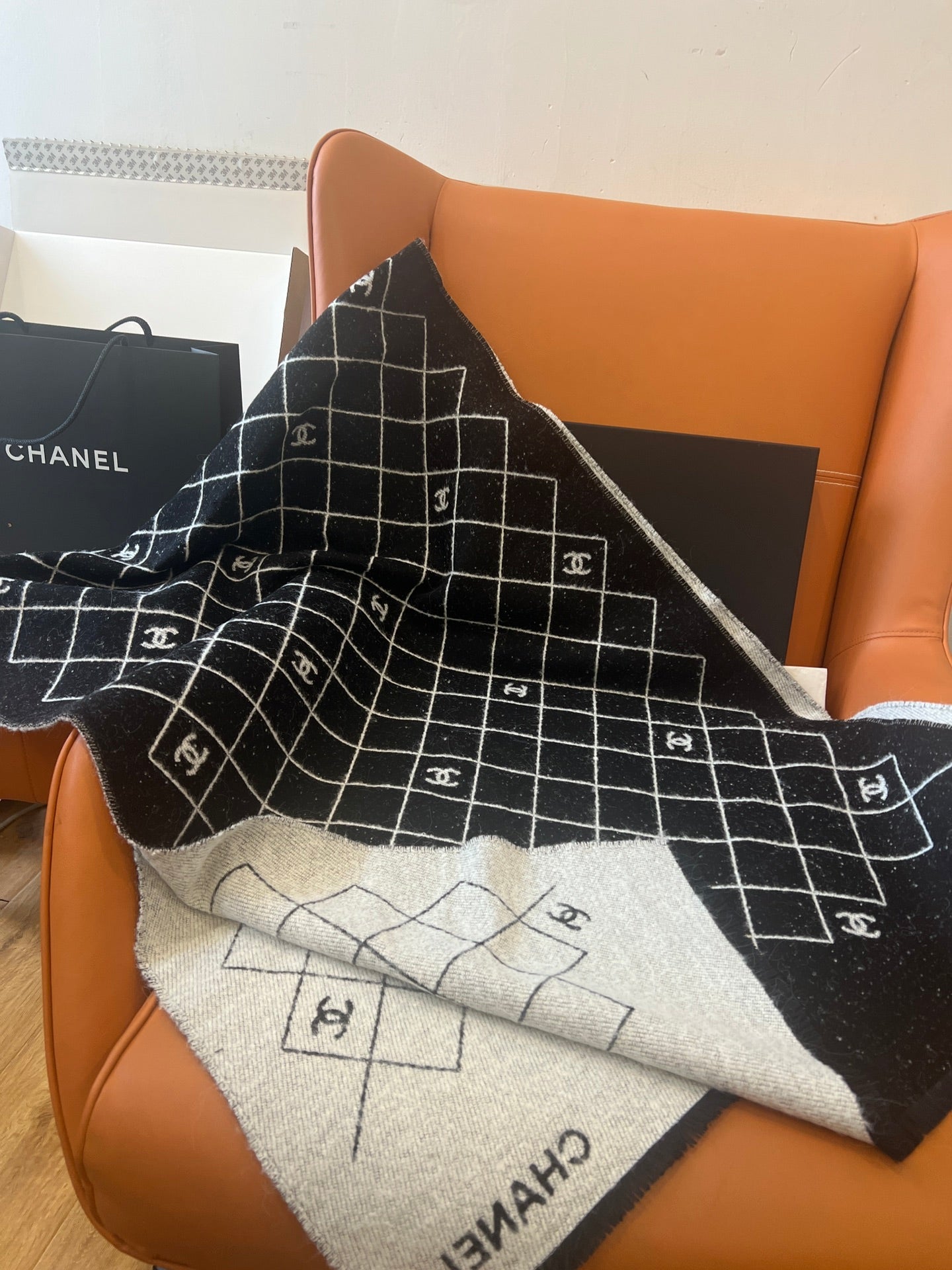 Classic diamond pattern jacquard scarf