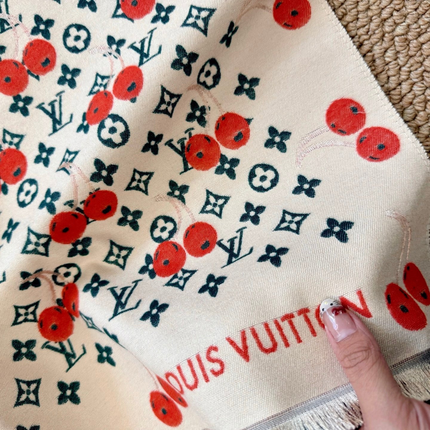 Soft cashmere cherry scarf