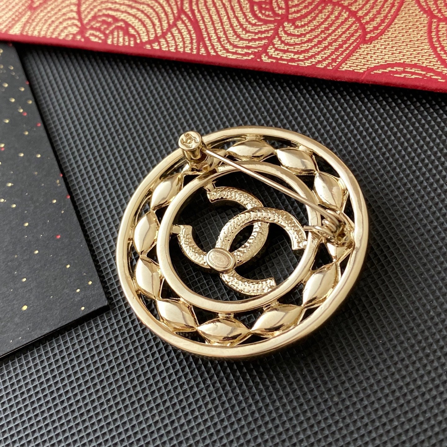 Diamond Hollow Round Brooch
