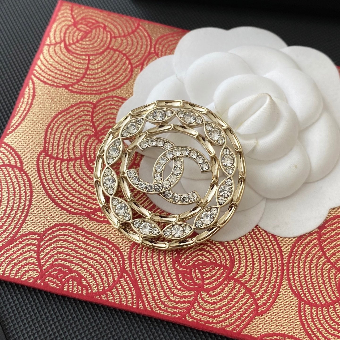 Diamond Hollow Round Brooch