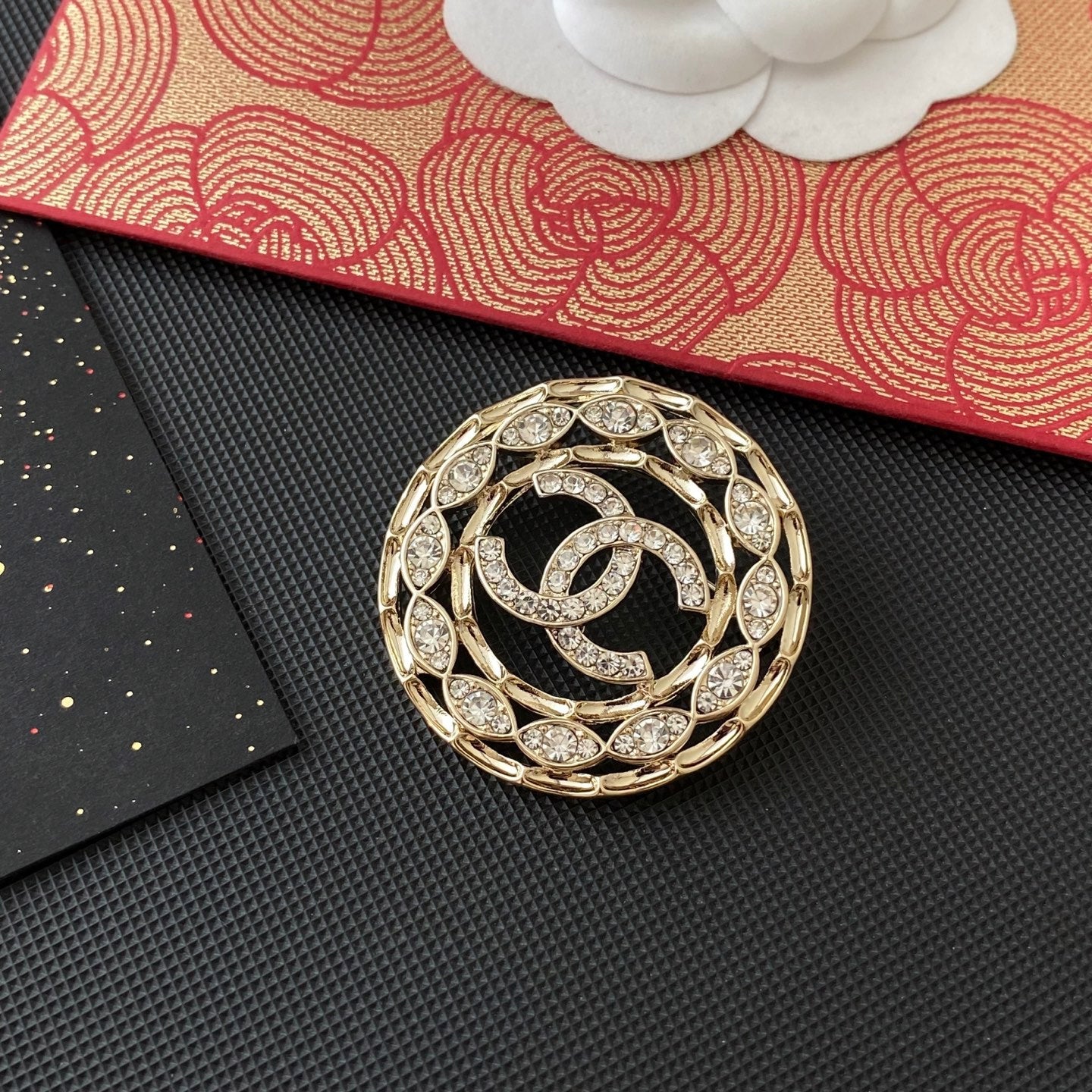 Diamond Hollow Round Brooch
