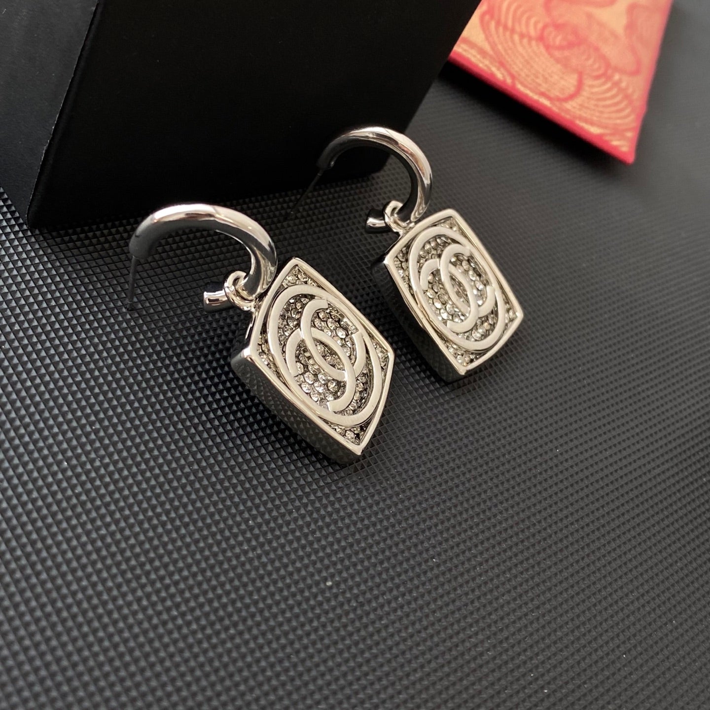 Fashionable diamond square drop earrings