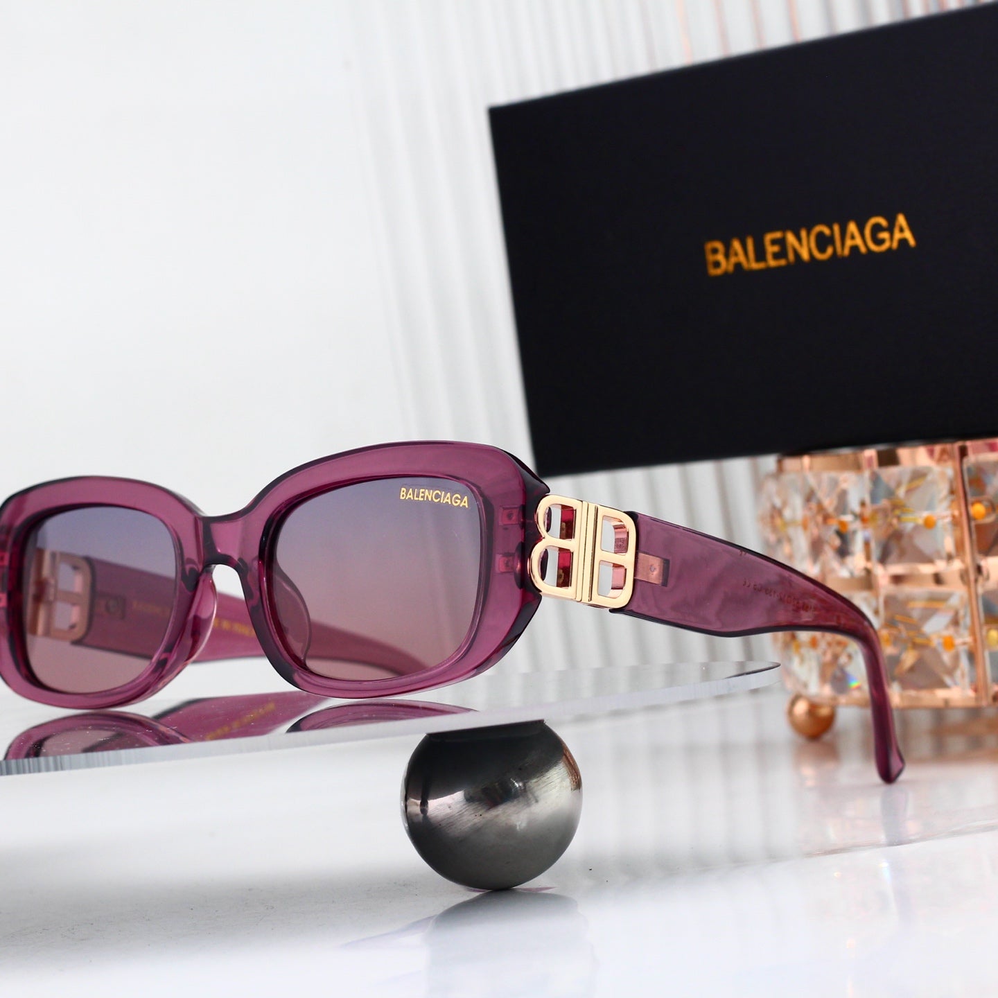 Cat-eye sunglasses
