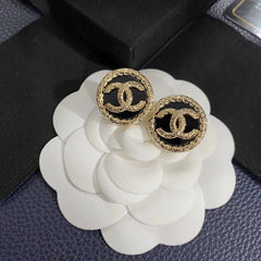 Vintage black gold round stud earrings