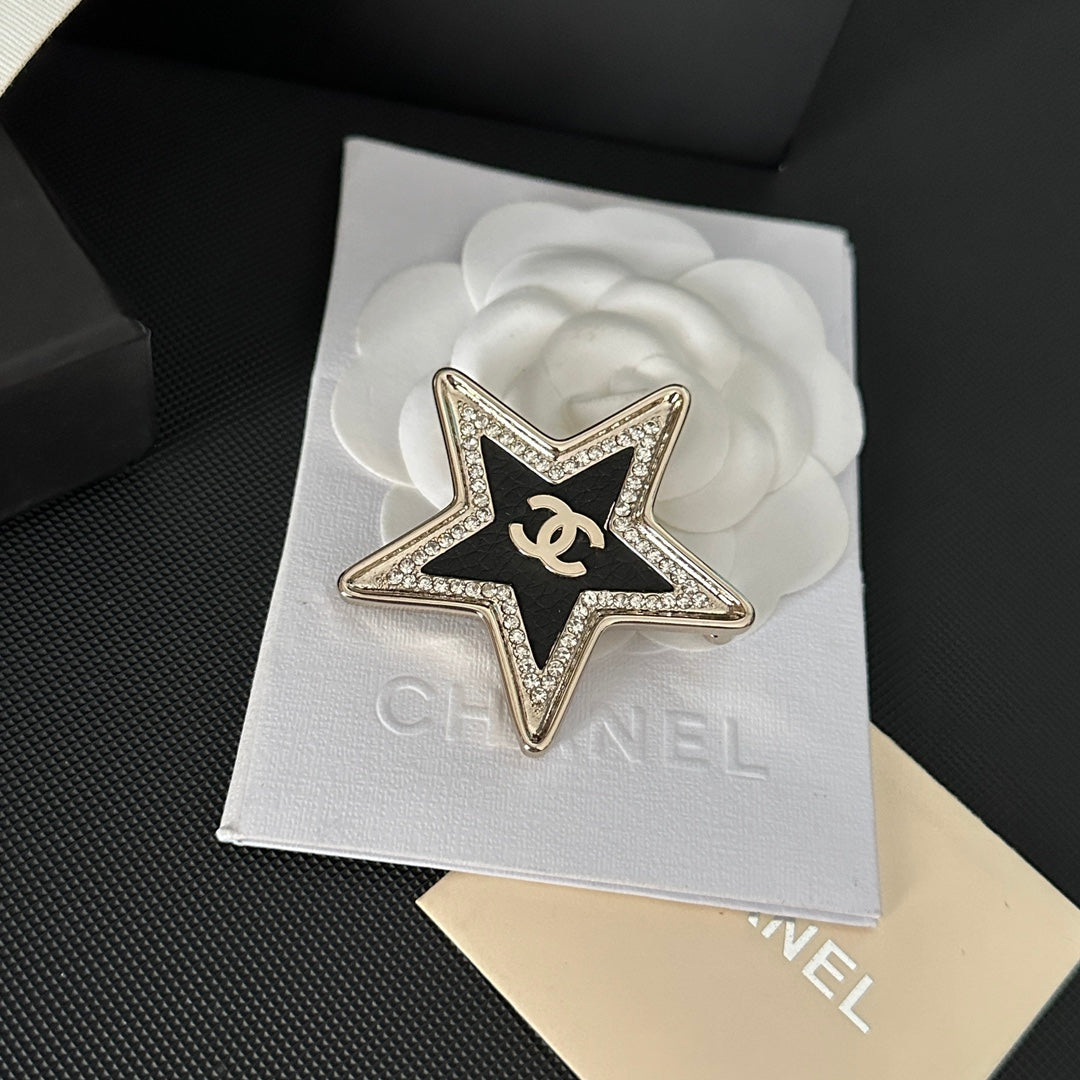 Leather-grained Diamond Star Brooch